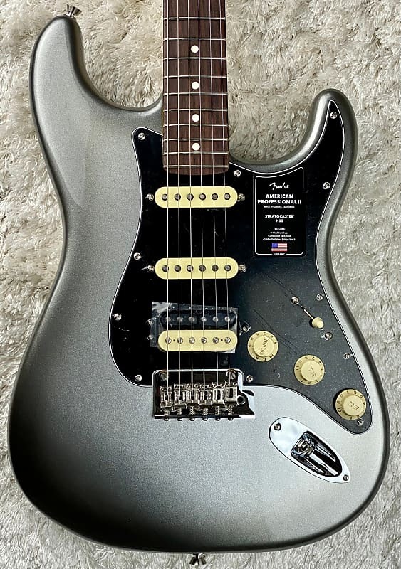 

Fender American Professional II Stratocaster HSS RW Mercury с футляром