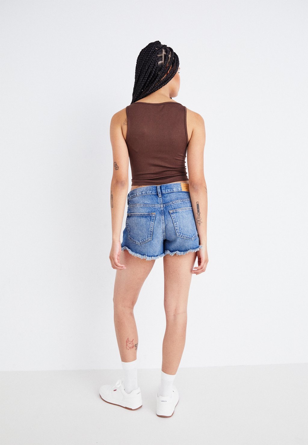 

Джинсовые шорты Gina Tricot, синий