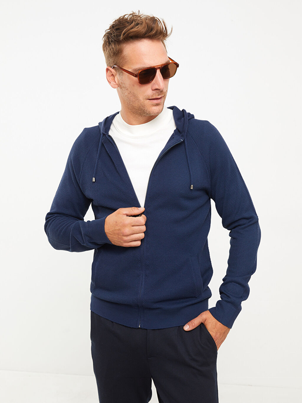 

Мужской трикотажный кардиган Slim Fit с капюшоном LCW Vision