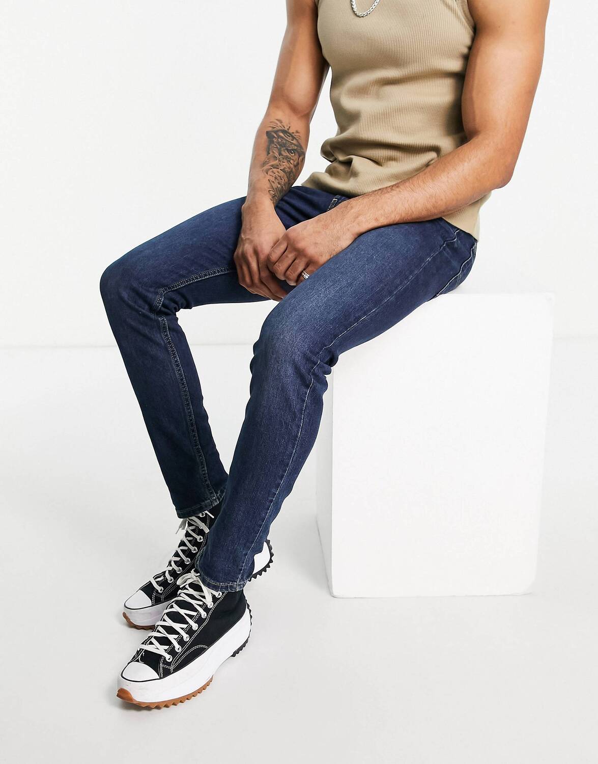 

Темно-синие узкие зауженные джинсы Levi's 512