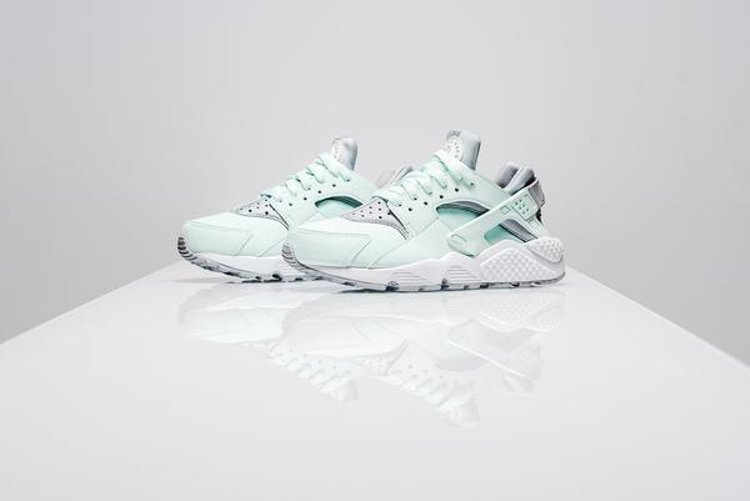 Nike air 2025 huarache igloo