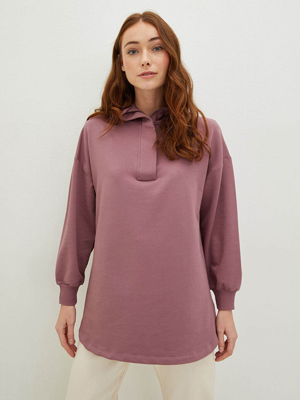 

Прямая женская туника с длинным рукавом и воротником с капюшоном LCW Modest