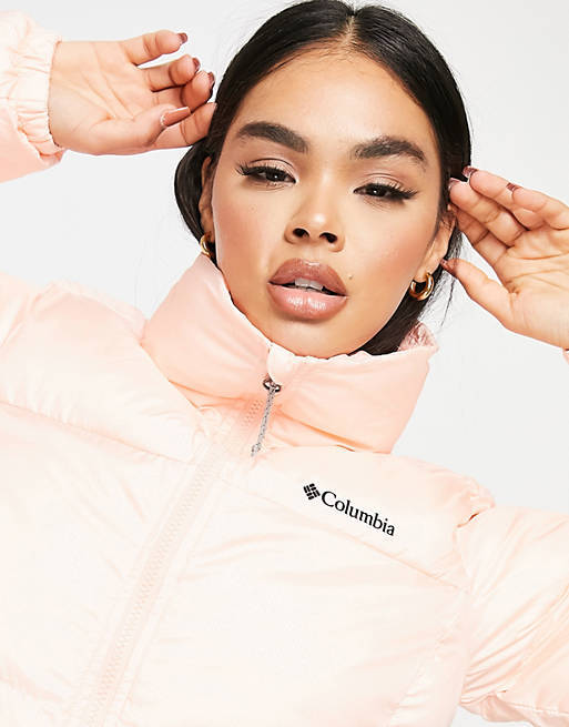 

Персиковая укороченная куртка-пуховик Columbia Puffect эксклюзивно на ASOS