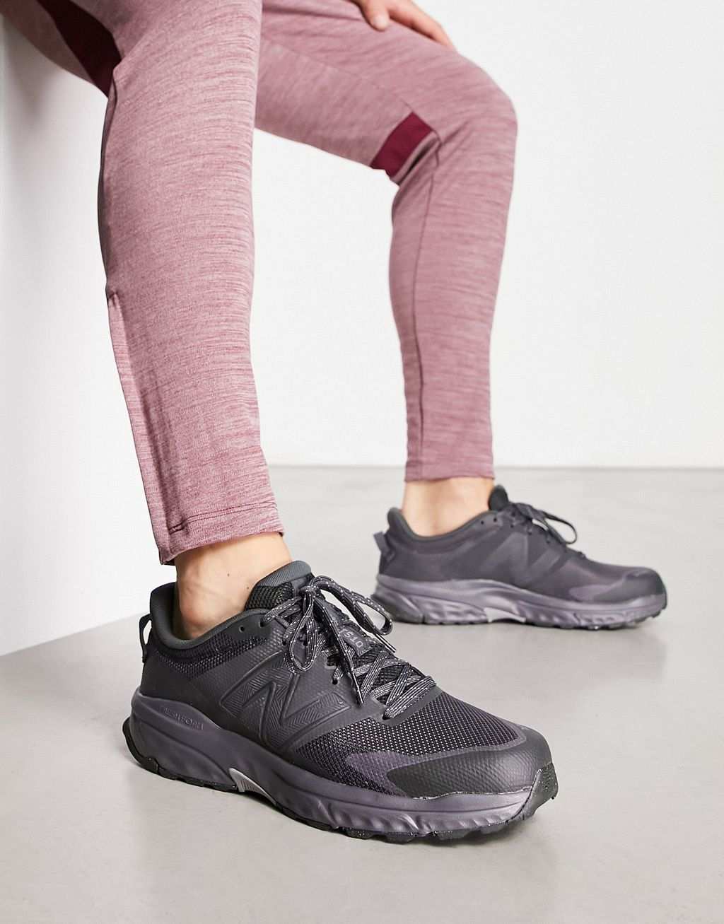 

New Balance 510 в черном цвете