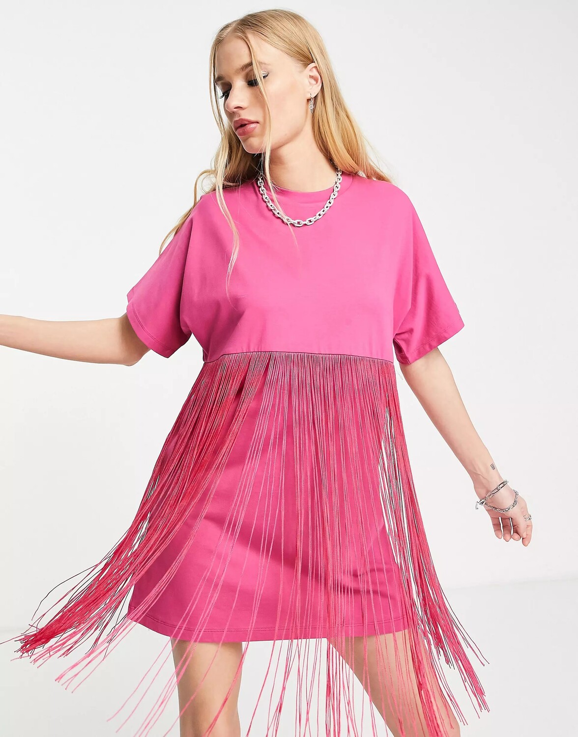 

Платье Asos Design Mini T-shirt With Fringing, ярко-розовый