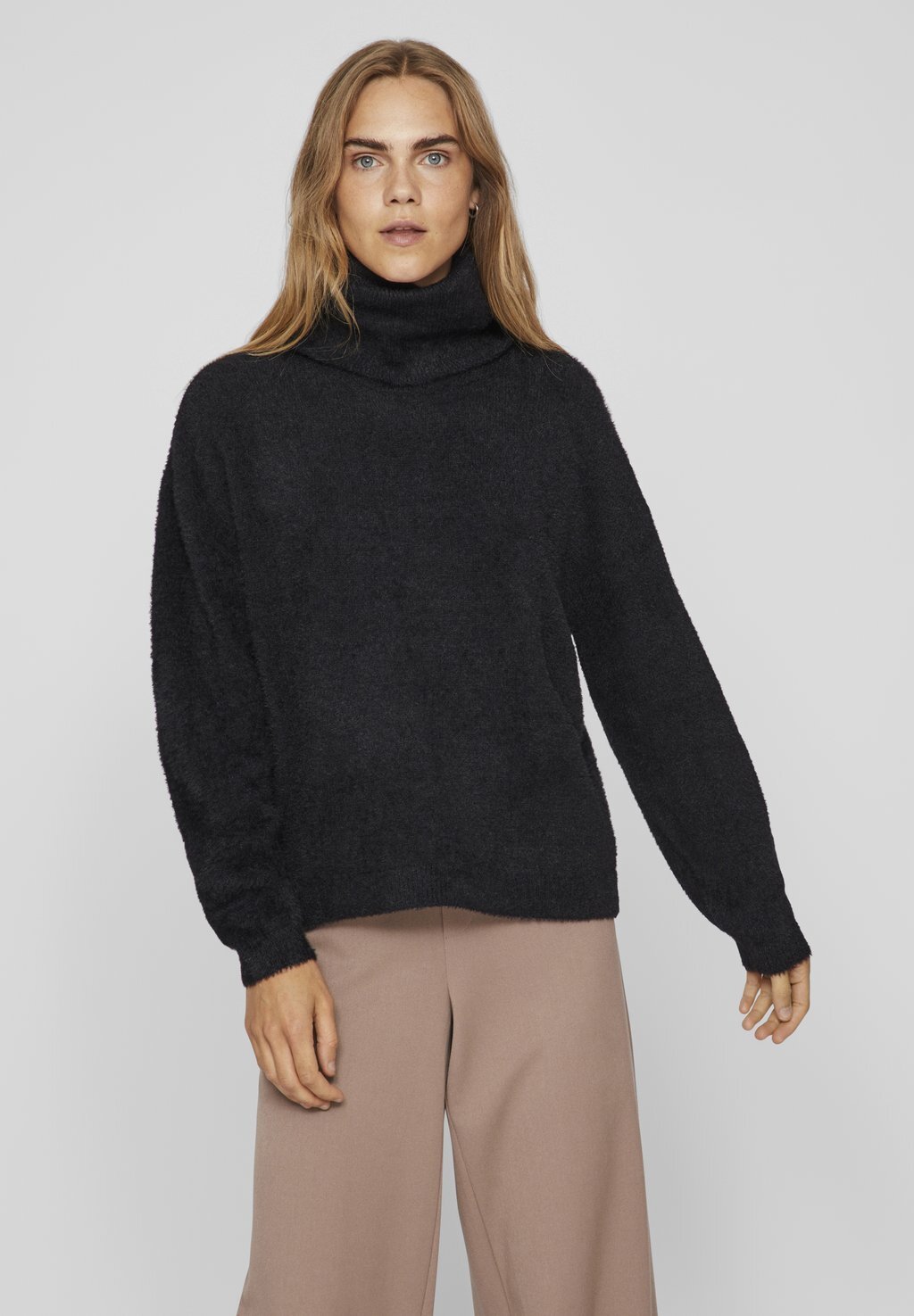 

Свитшот VILA JULI ROLLNECK NOOS, черный