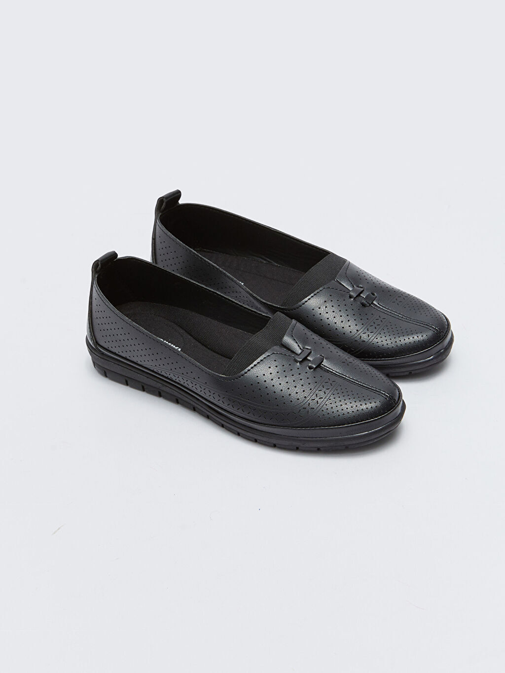 

Кожаные женские балетки LCW Steps