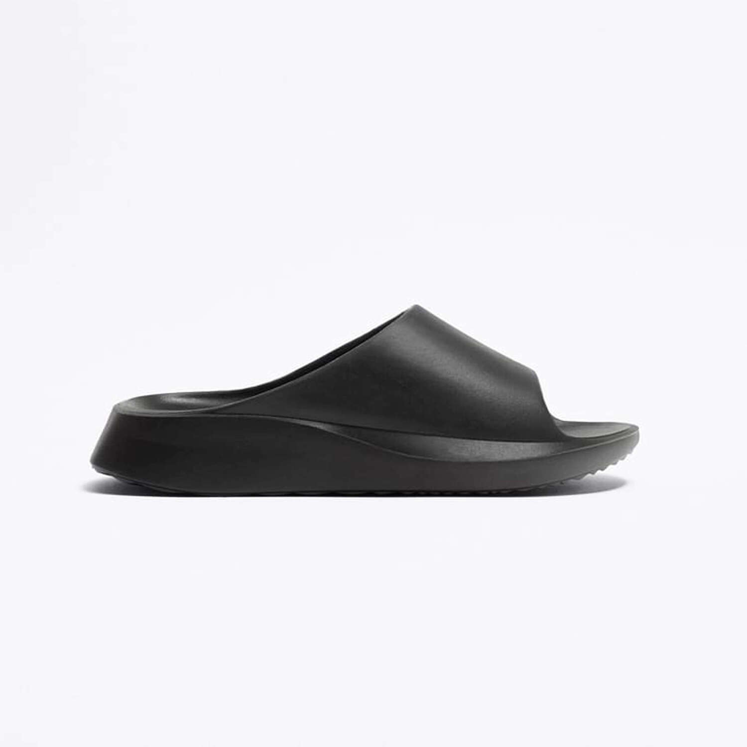 

Шлепанцы Zara Monochrome Slide X Rhuig, черный