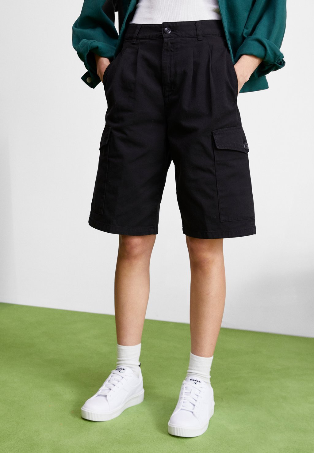 

Шорты Carhartt WIP, черный