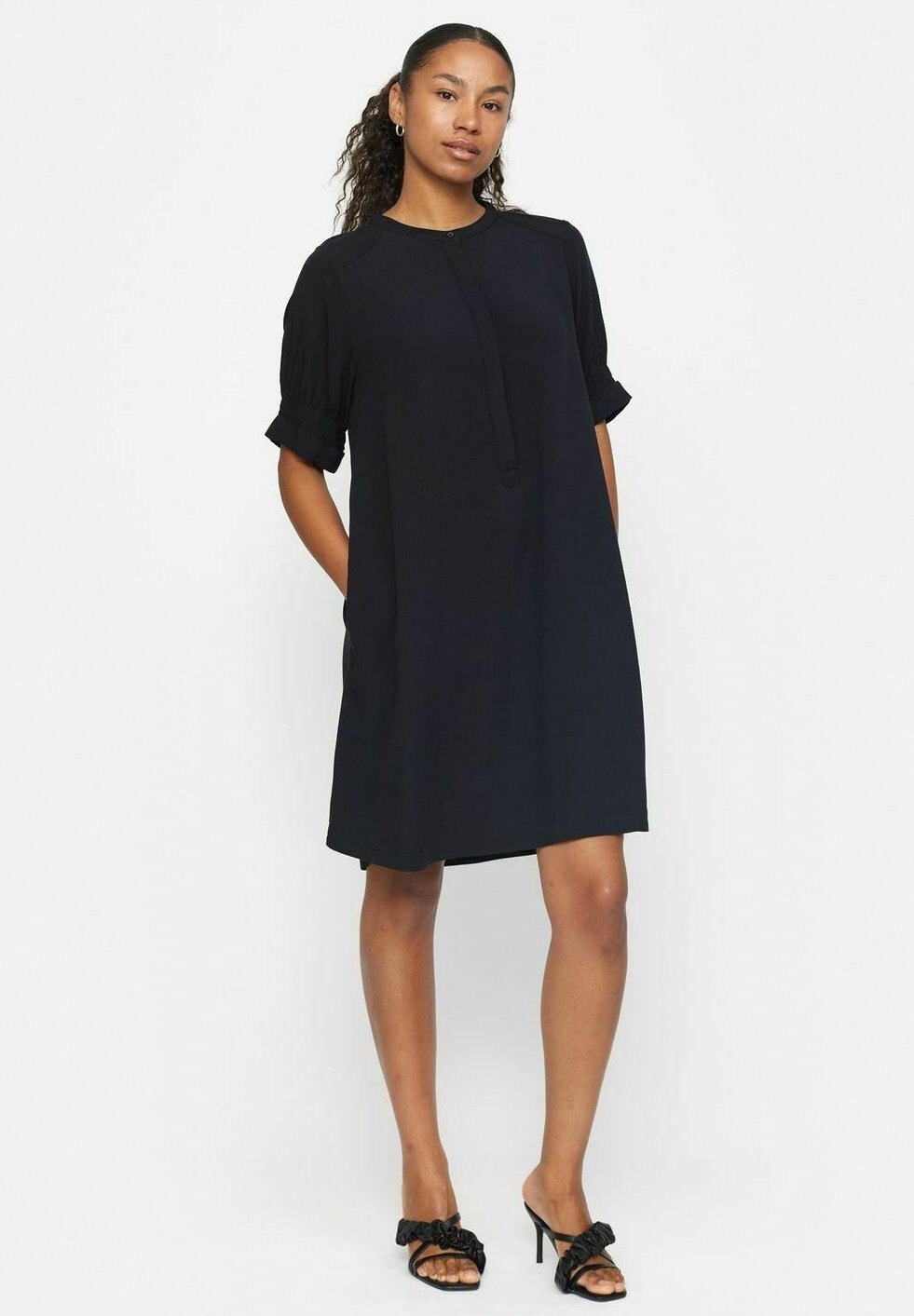 

Повседневное платье SRMAYSON Soft Rebels, цвет black