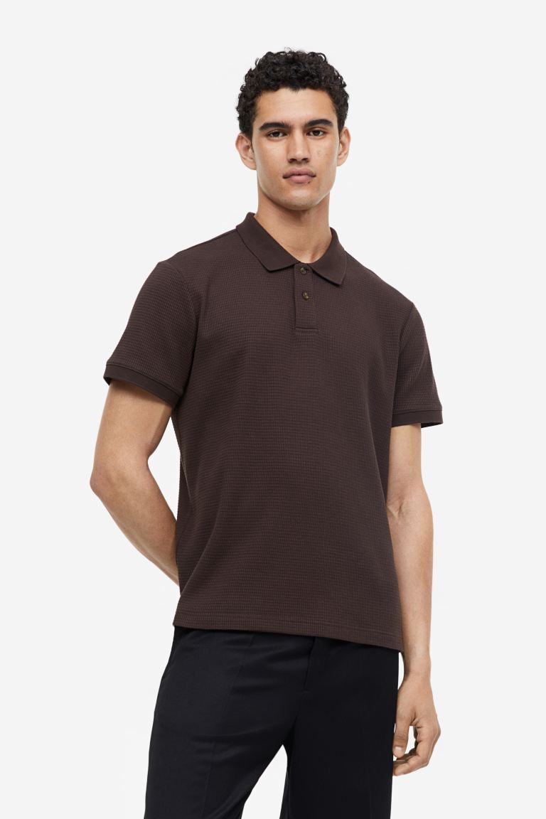 

Рубашка поло Slim Fit с вафельным принтом H&M, темно коричневый