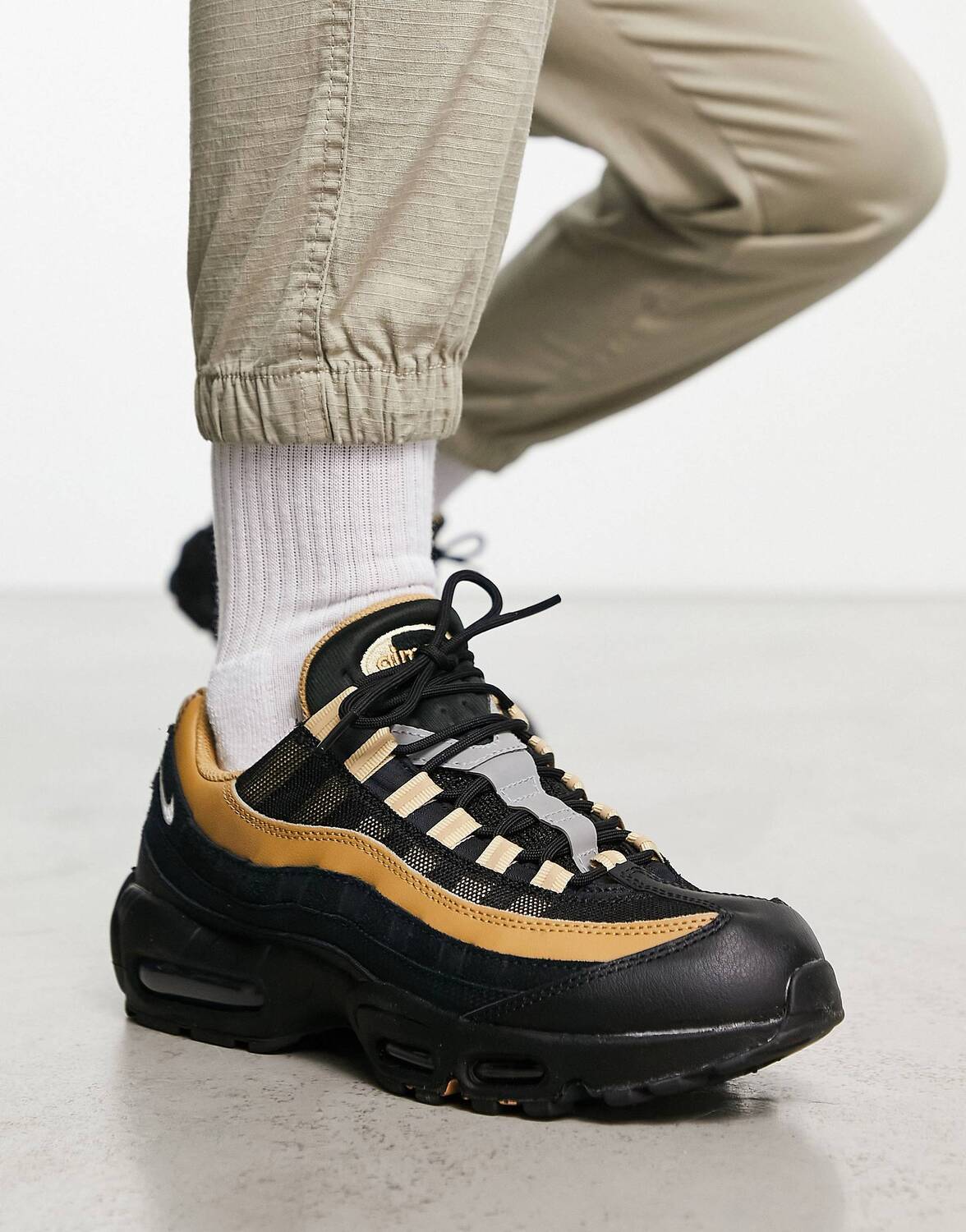 

Кроссовки Nike Air Max 95 черного и коричневого цветов, Черный