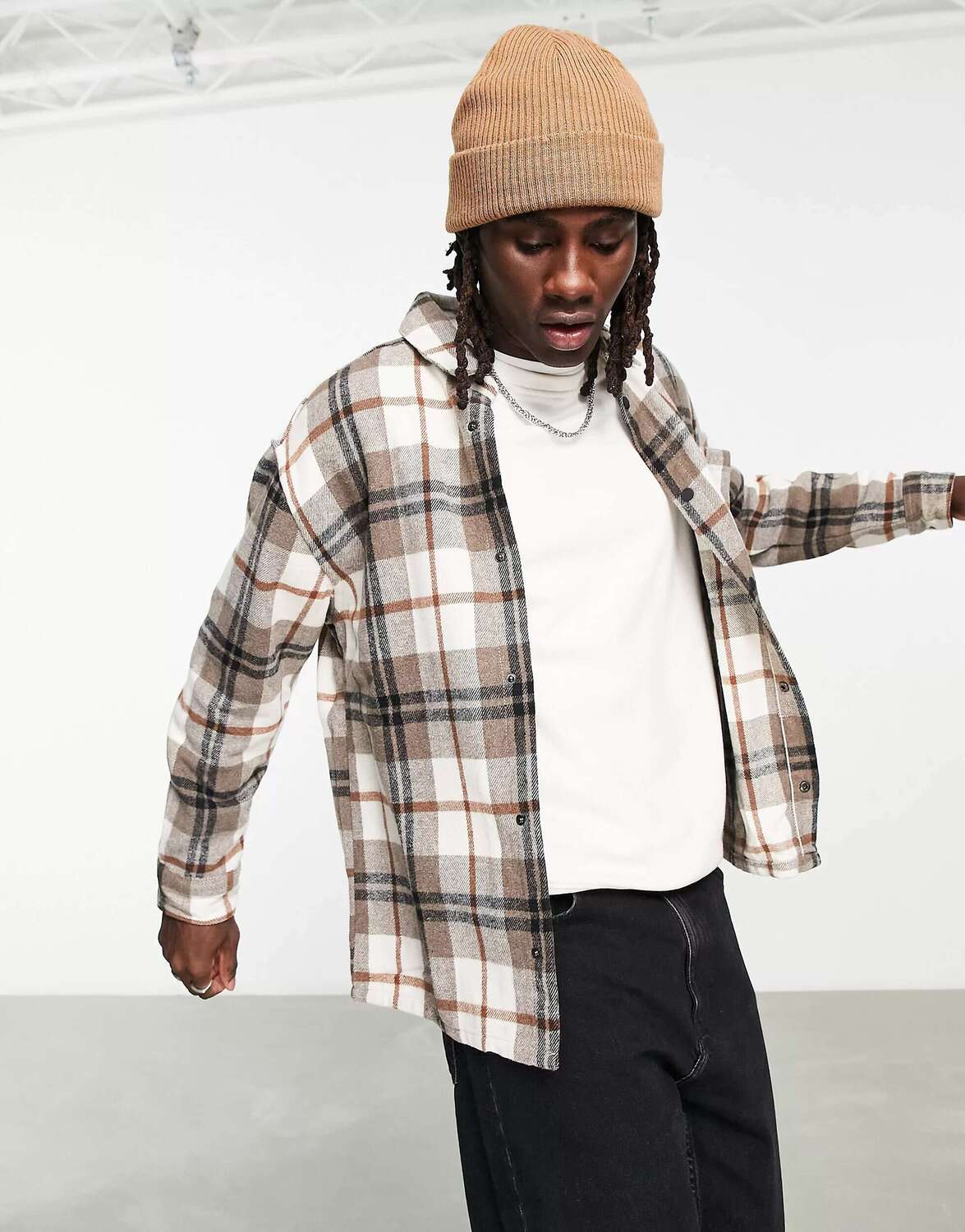 

Коричневая рубашка в клетку Bershka