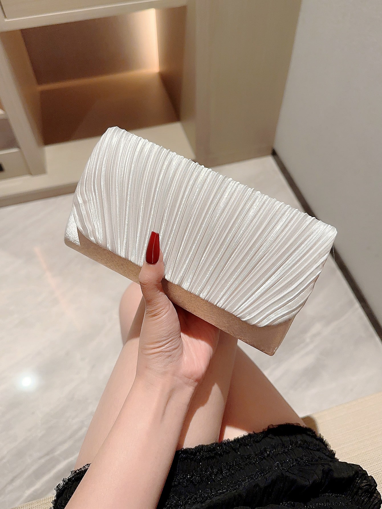 Мини-сумка-конверт со складками, белый