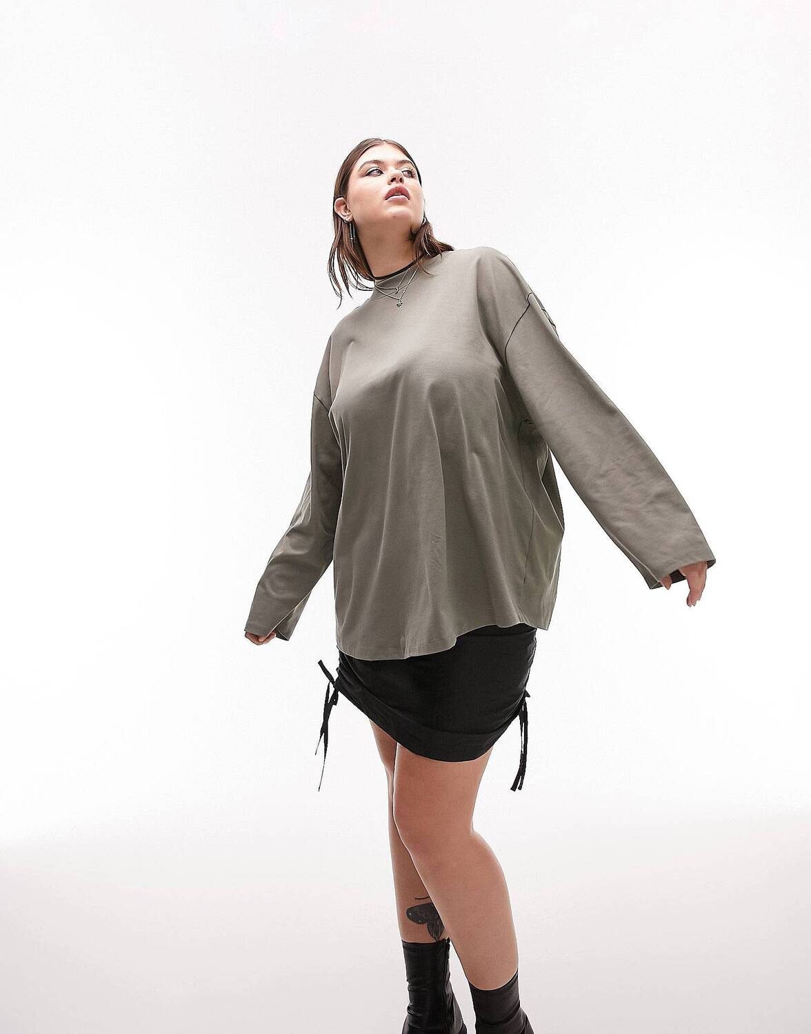 

Oversized-футболка премиум-класса с длинными рукавами цвета хаки Topshop Curve