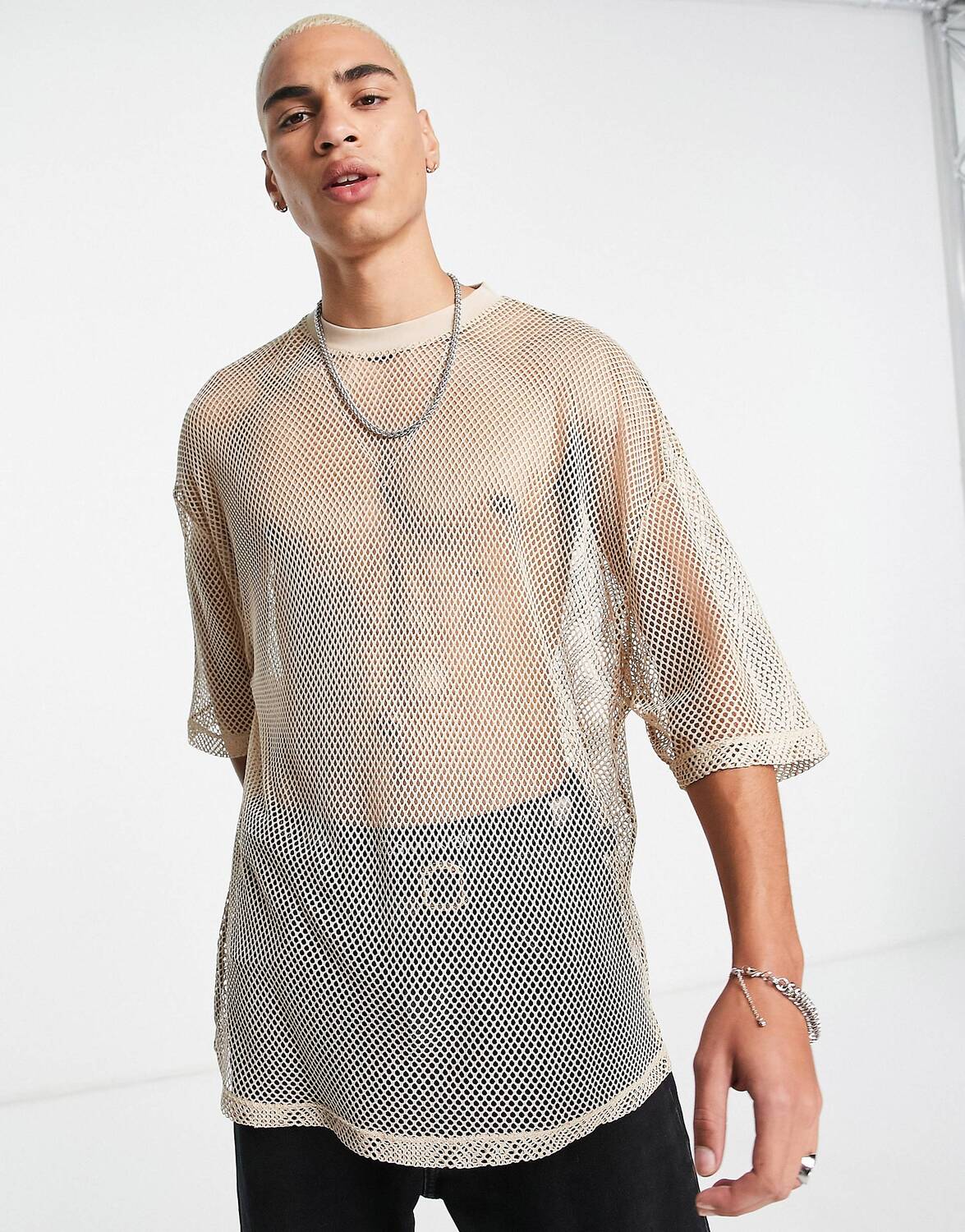 

Нейтральная сетчатая футболка оверсайз ASOS DESIGN