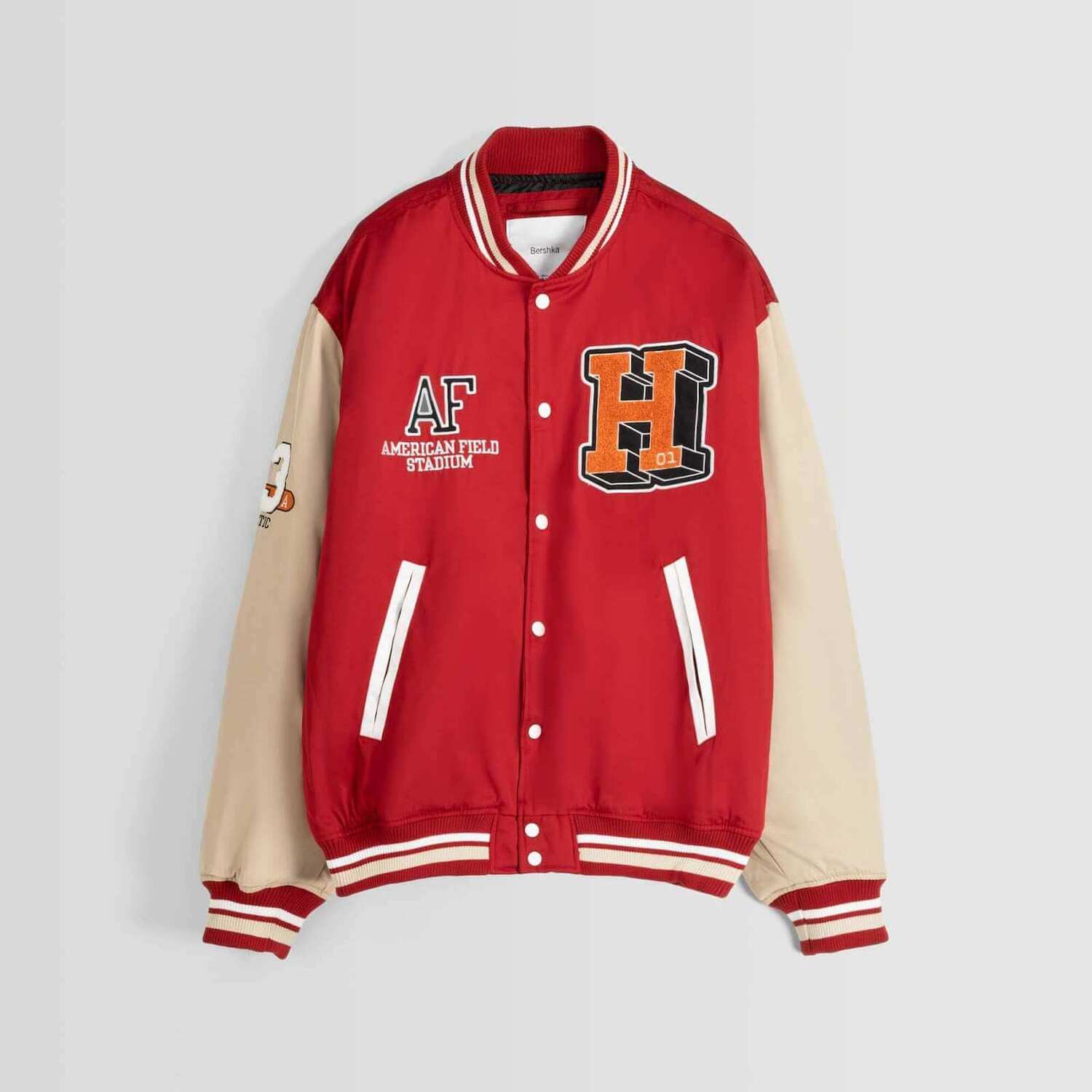 

Бомбер Bershka Puffer Bomber With Patches, красный/бежевый