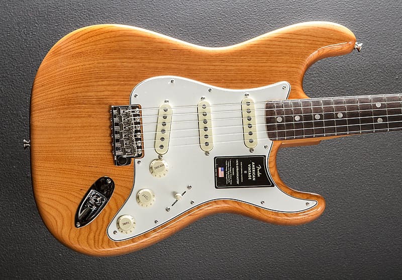 

American Vintage II 1973 Stratocaster - Aged Natural с палисандровым деревом Fender American II Stratocaster - w/Rosewood