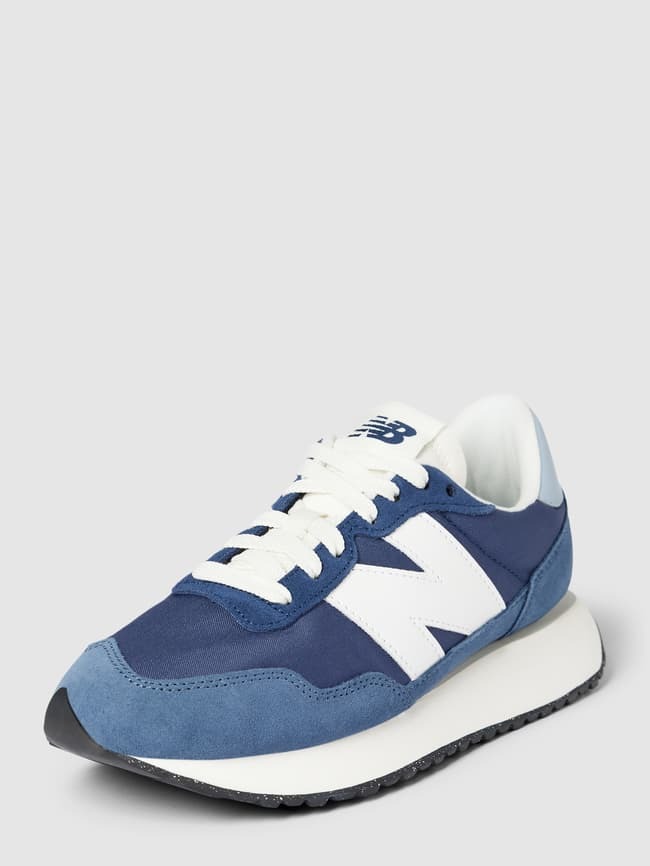 

Кроссовки с лейблом New Balance, светло-синий