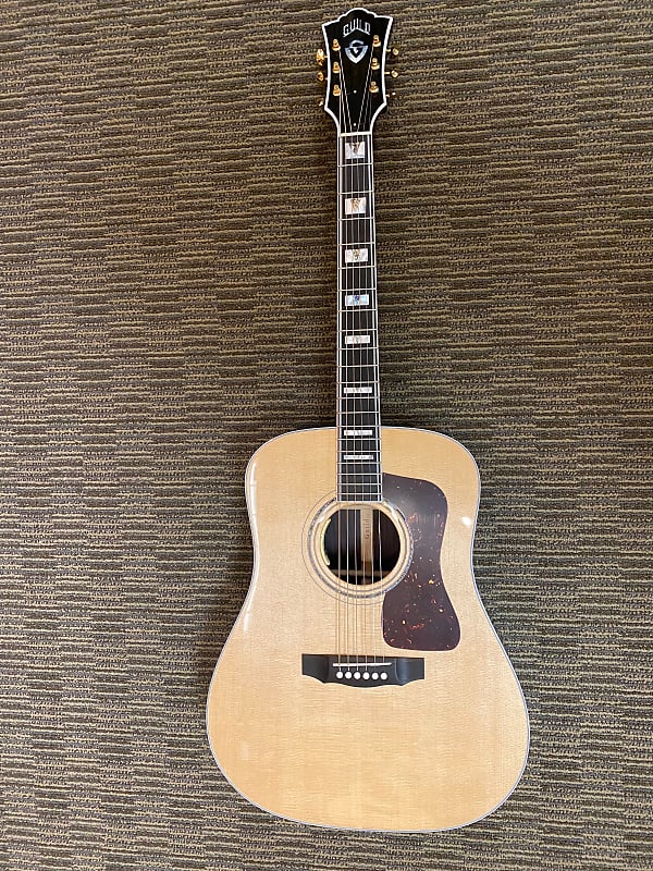 Акустическая гитара Guild USA D-55E acoustic guitar