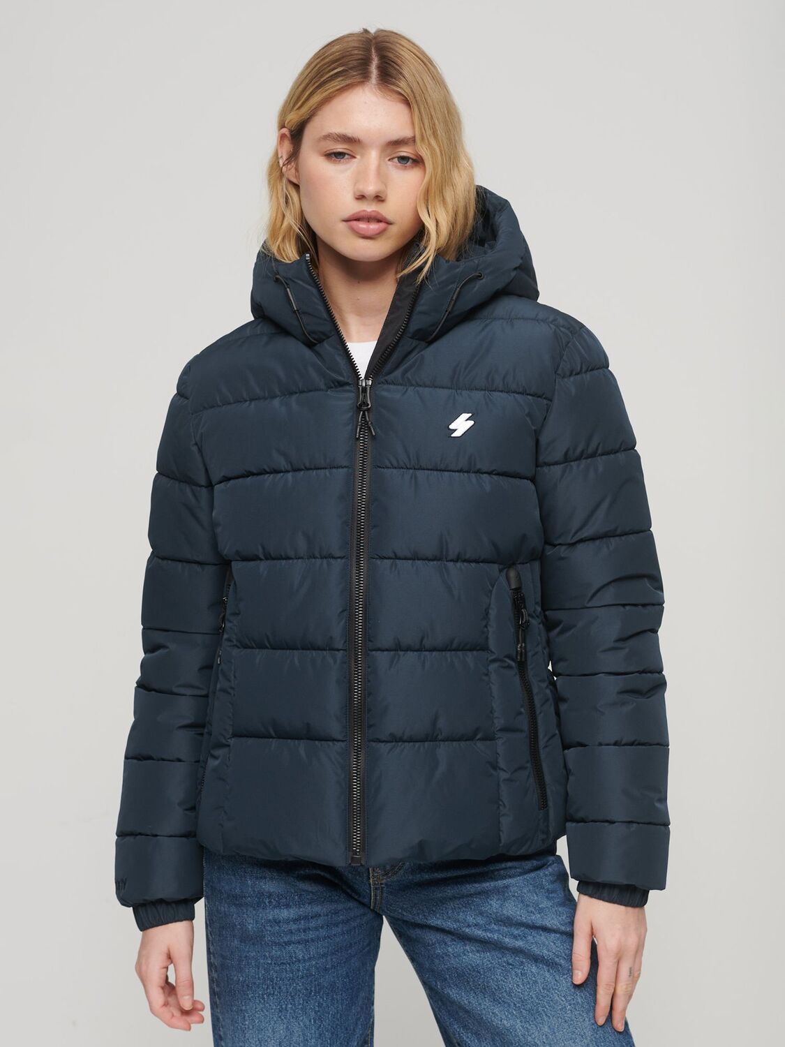 

Спортивная куртка-пуховик с капюшоном Spirit Superdry, глубокий темно-синий