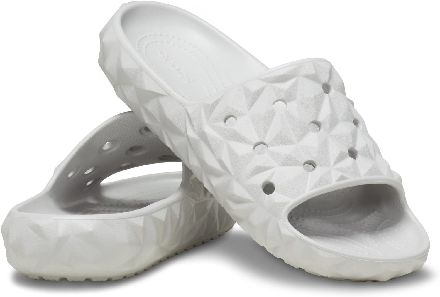 

Сандалии Crocs Classic Geometric Slide 2.0, цвет Atmosphere