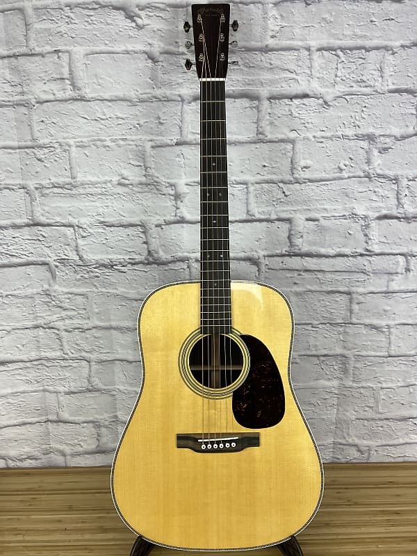 

Акустическая гитара Martin Standard Series HD-28 - Natural