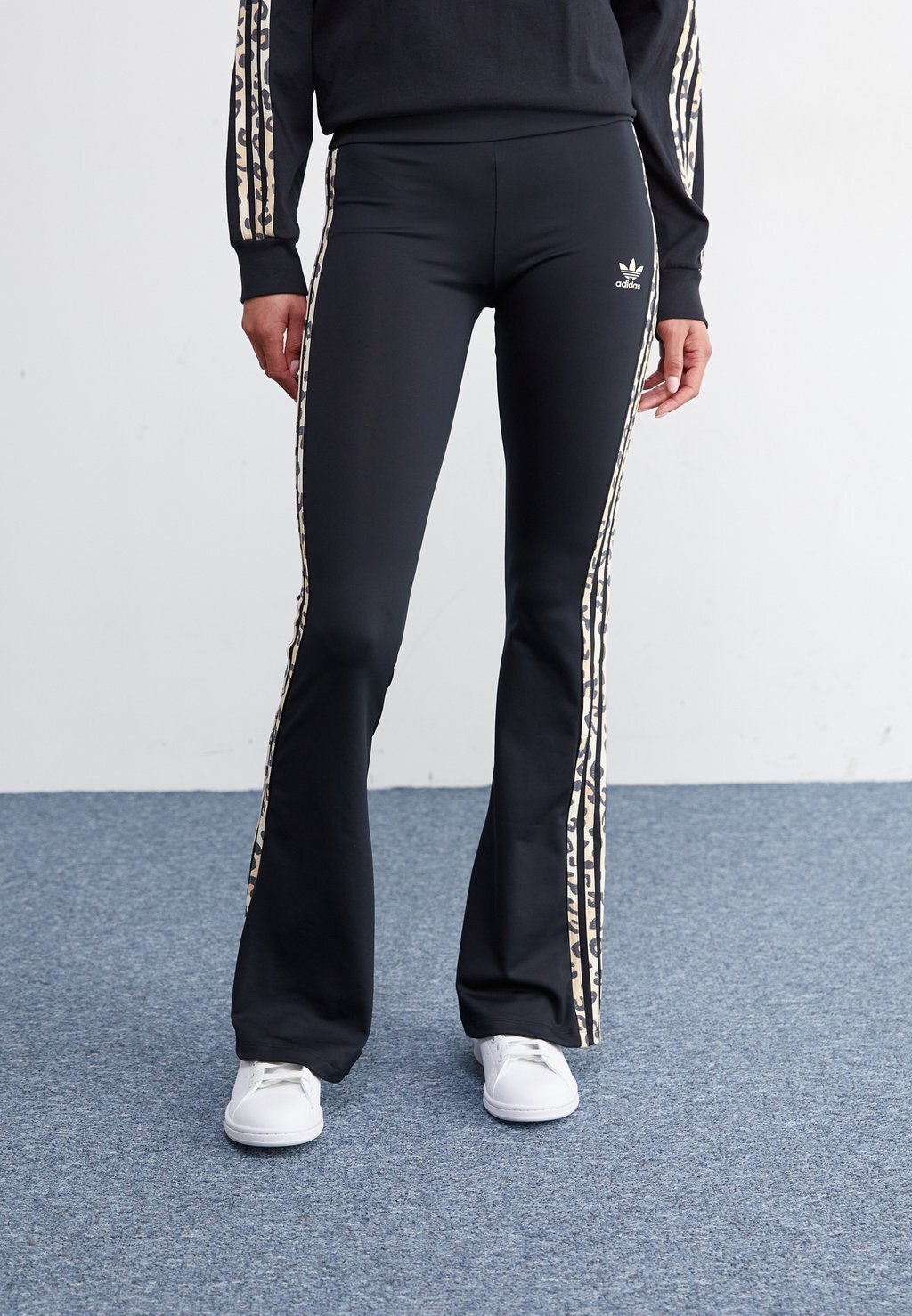 

Леггинсы adidas Originals, черный белый