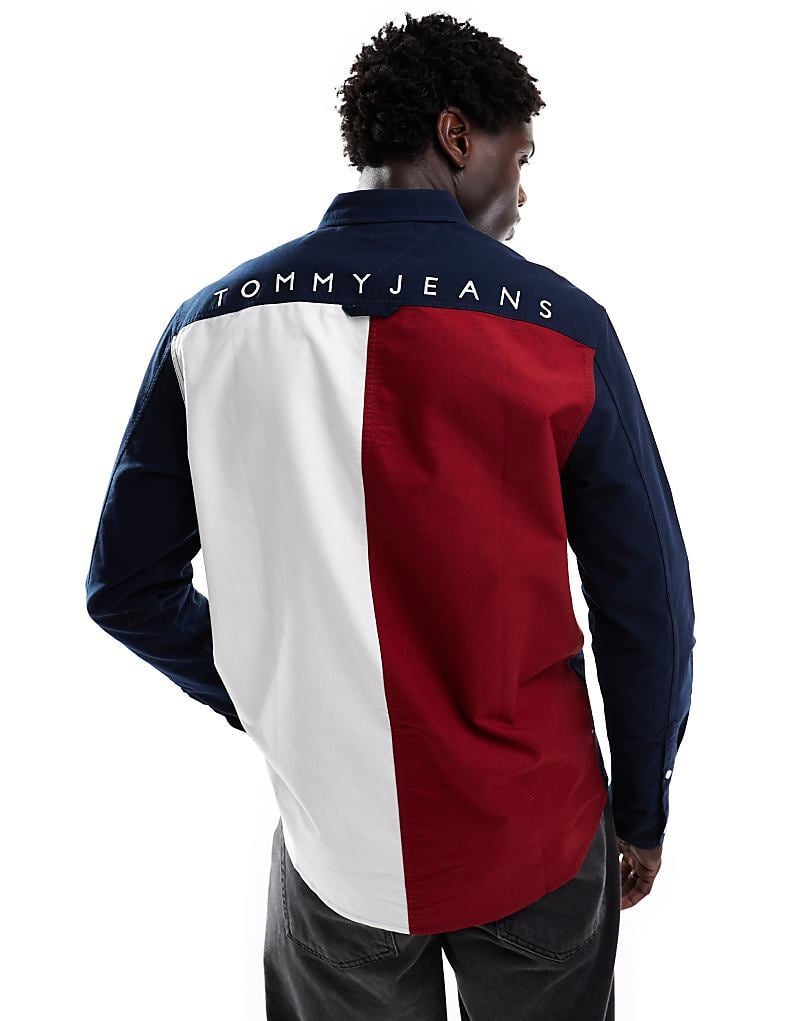 

Темно-синяя рубашка с флагом на спине Tommy Jeans