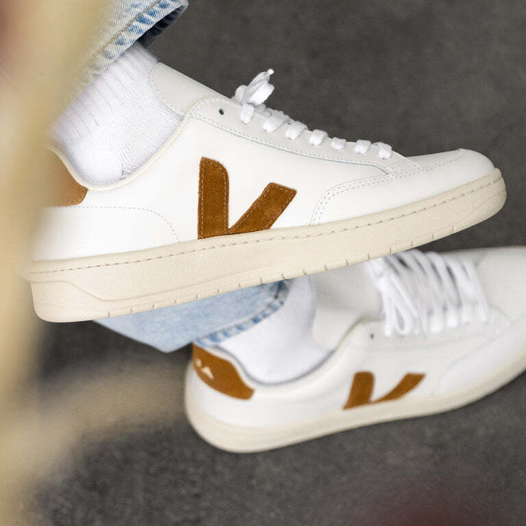 

Кроссовки V-12 Leather Veja, белый