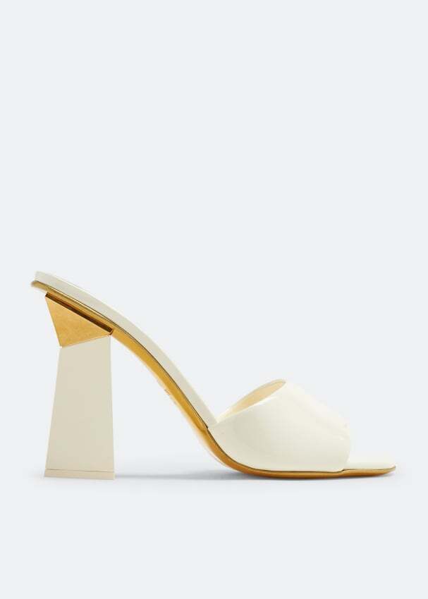 

Сандалии Valentino Garavani One Stud Hyper Slide, белый