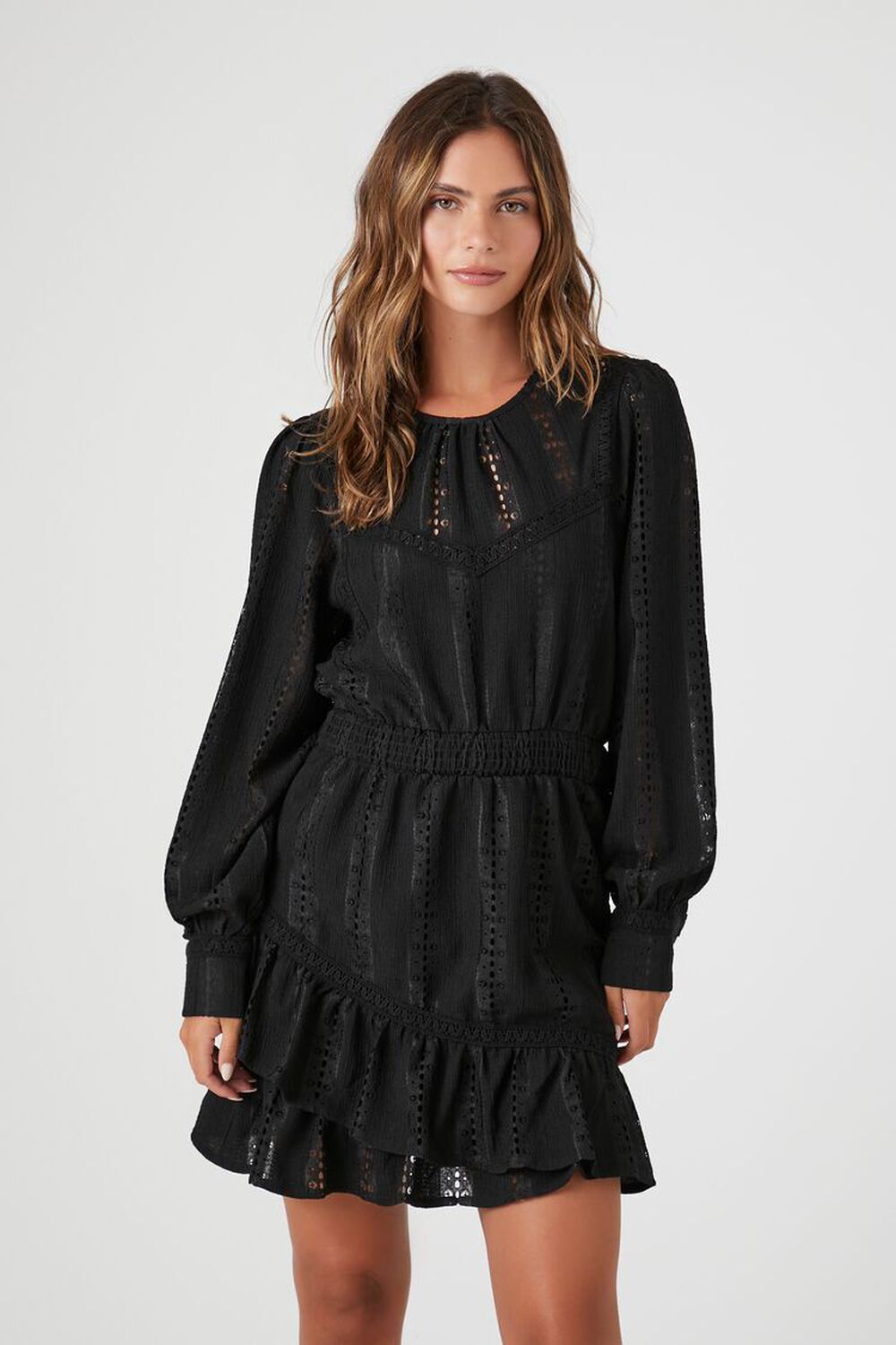 

Кружевное мини-платье с люверсами Forever 21, черный
