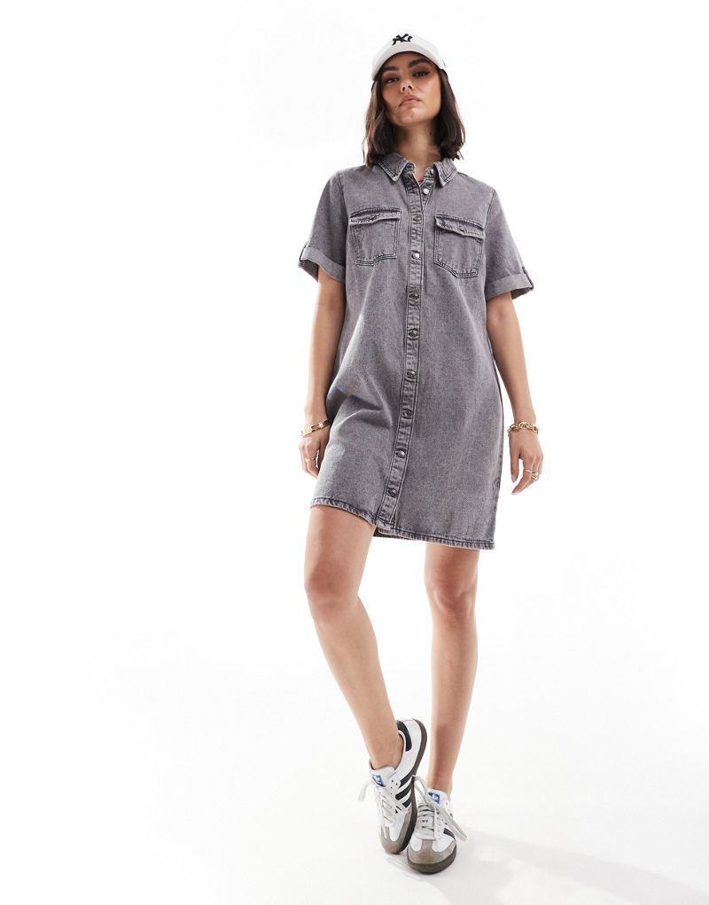 Vero Moda – Серое джинсовое мини-платье с короткими рукавами