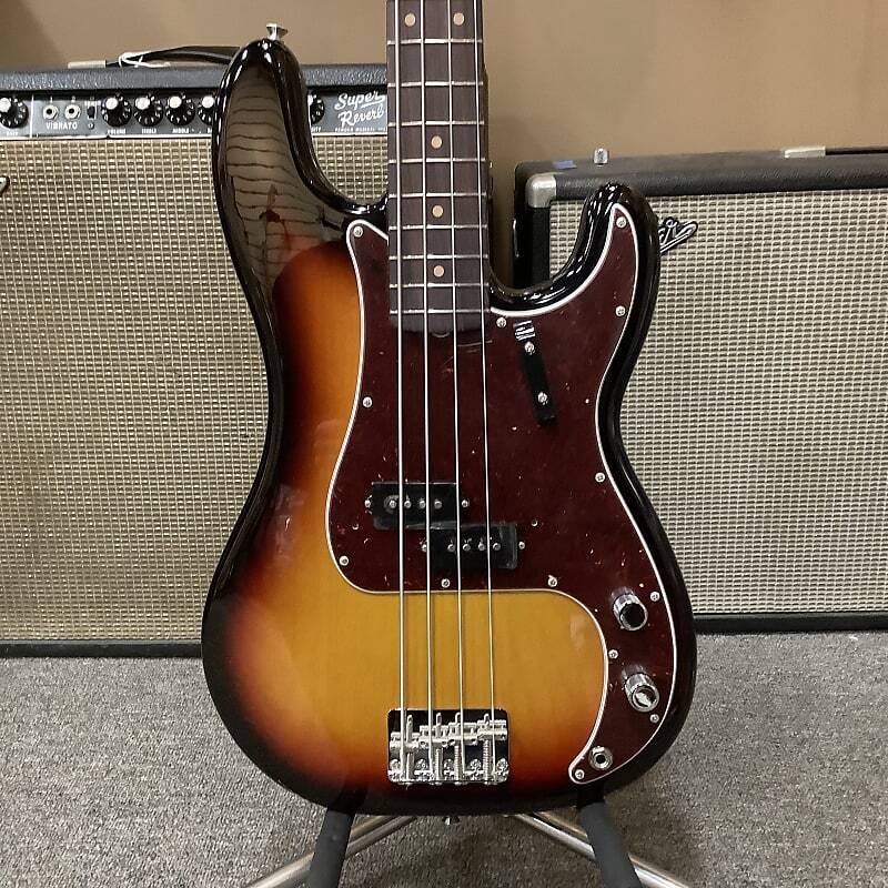 

Басс гитара 2023 Fender American Professional II 1960 Precision Bass 3-Color Sunburst