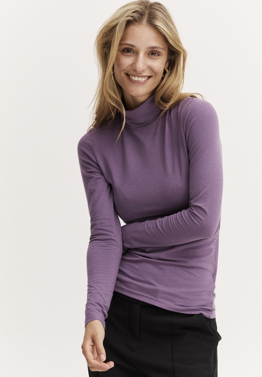 

Футболка с длинным рукавом PAMILA ROLL NECK b.young, виноградный джем