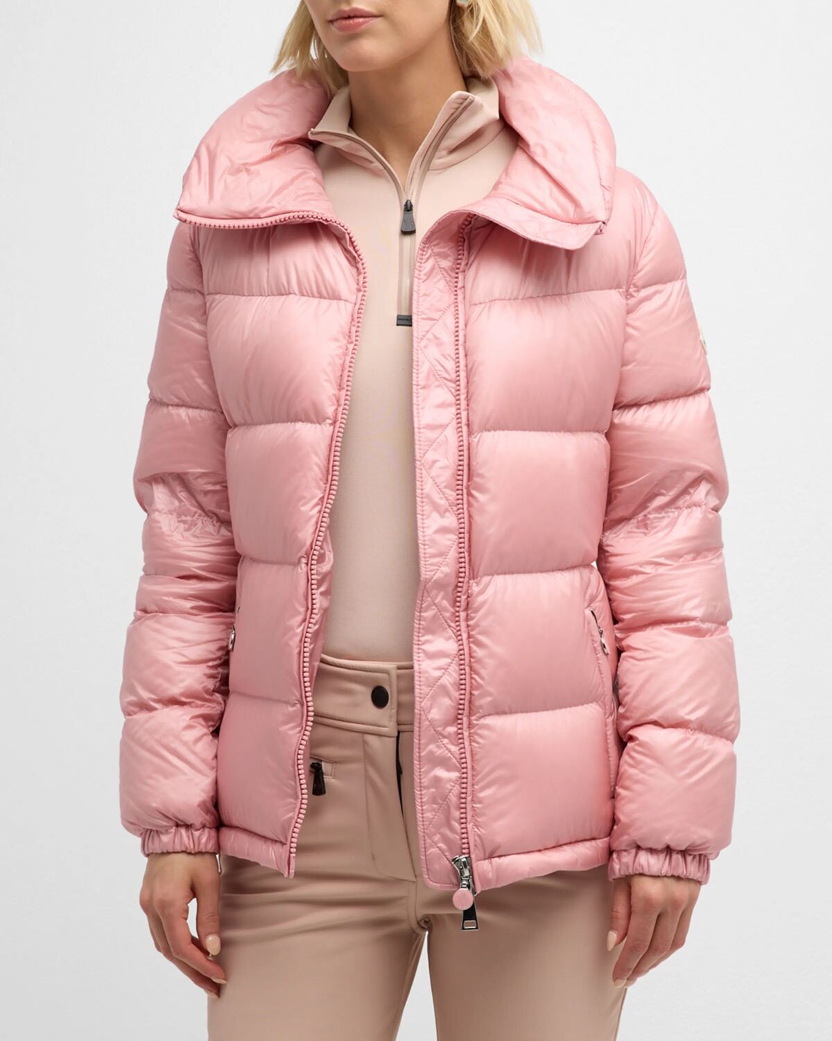 

Легкая куртка-пуховик Douro с капюшоном Moncler, цвет Light Pink