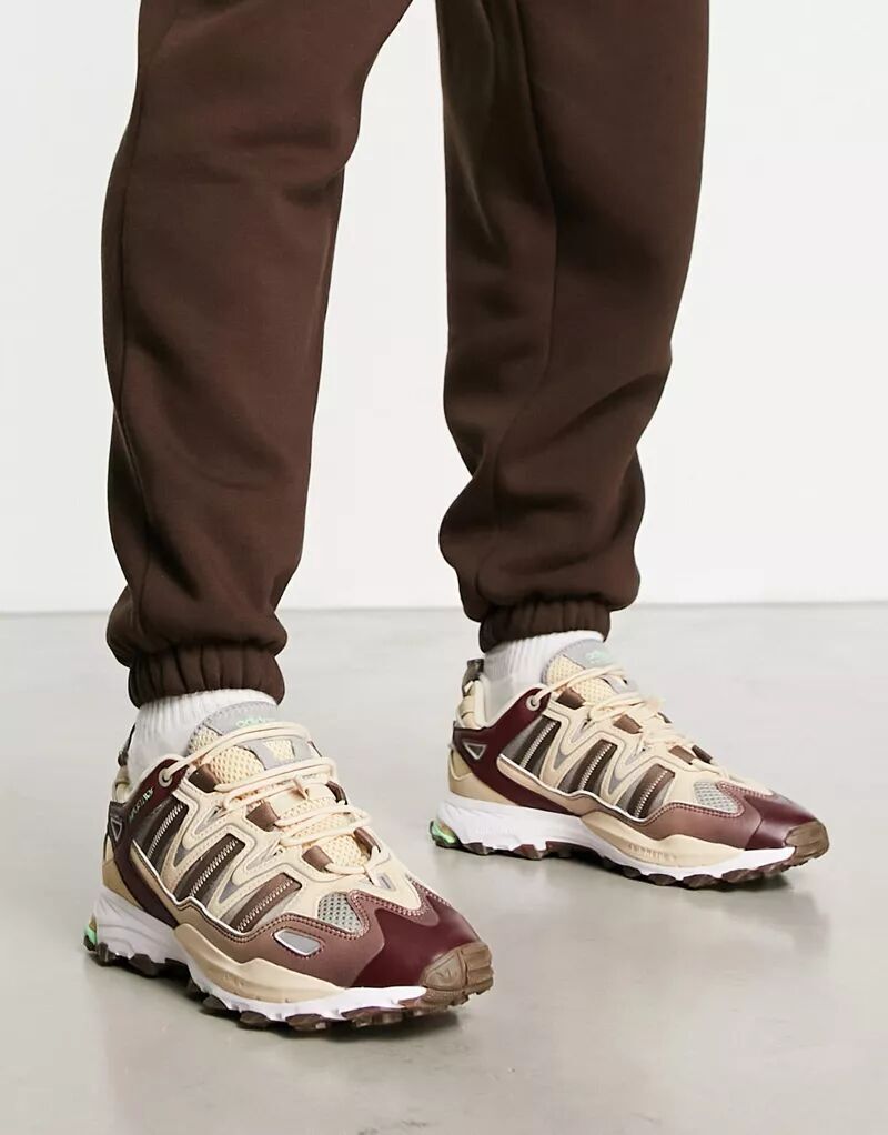

Кроссовки adidas Originals Hyperturf песочного и красного цветов