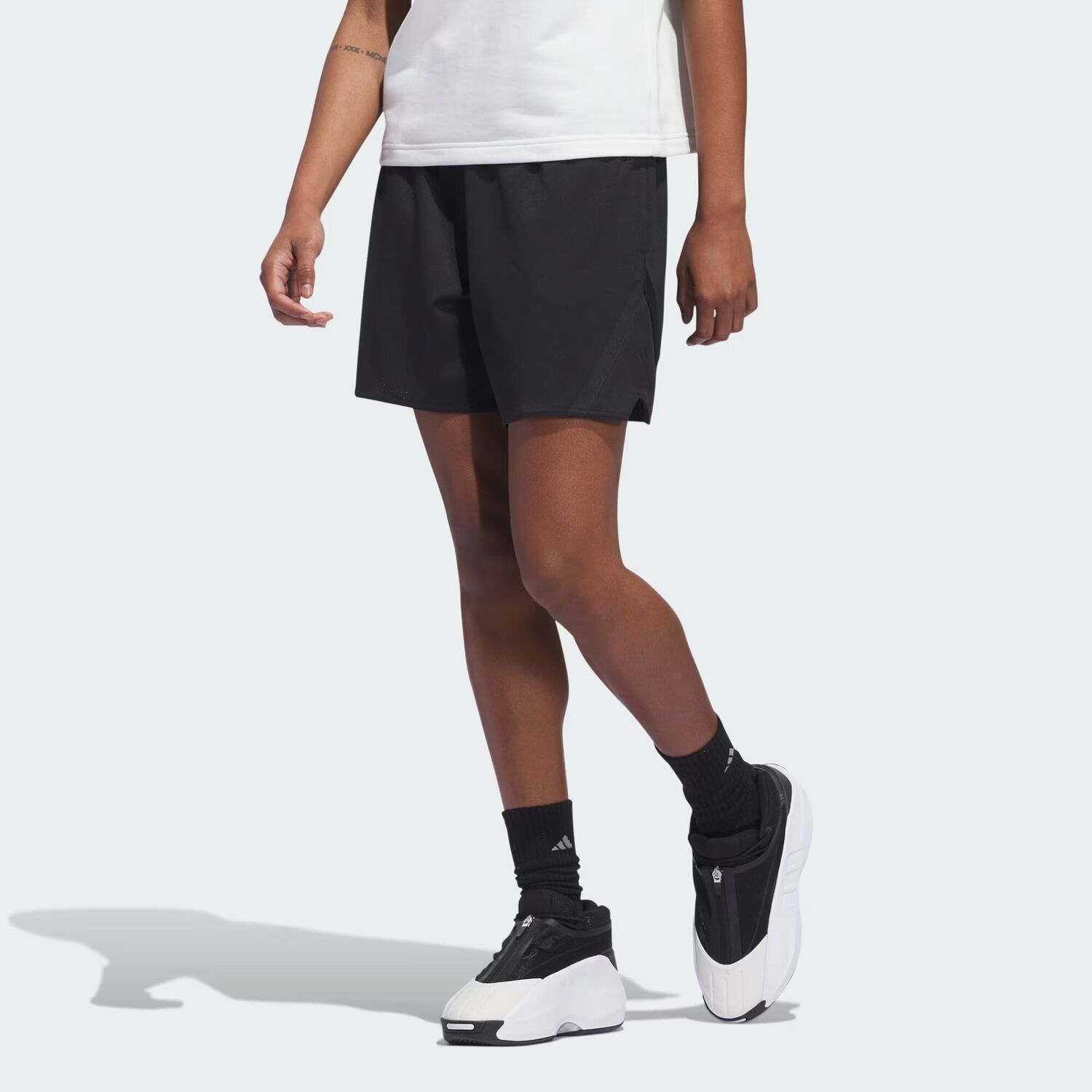

Баскетбольные шорты Adidas, цвет Black/Black