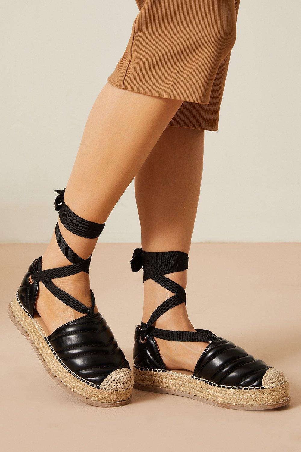 

Faith: стеганые эспадрильи Mills с ремешками Dorothy Perkins, черный