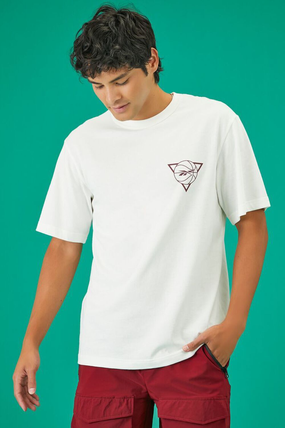 

Футболка Reebok Hoops Camp с графическим рисунком Forever 21, белый