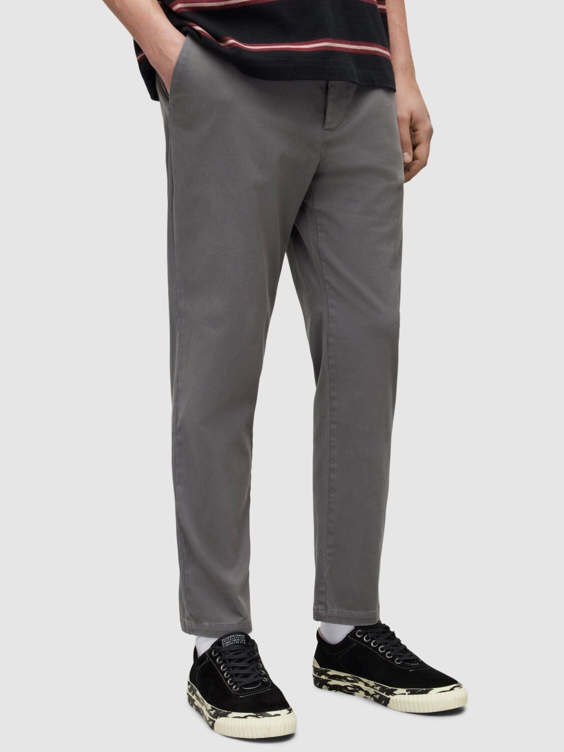 

Брюки-чиносы скинни AllSaints Walde, графитовый синий