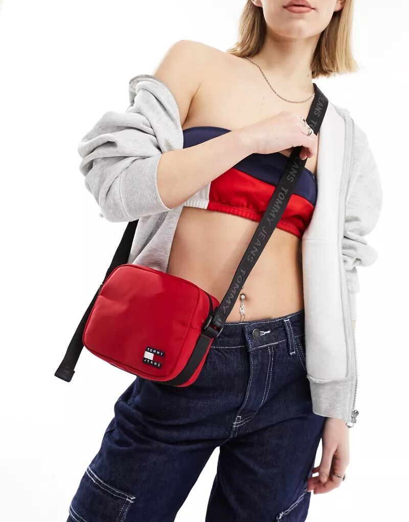 

Tommy Jeans – повседневная сумка через плечо красного цвета