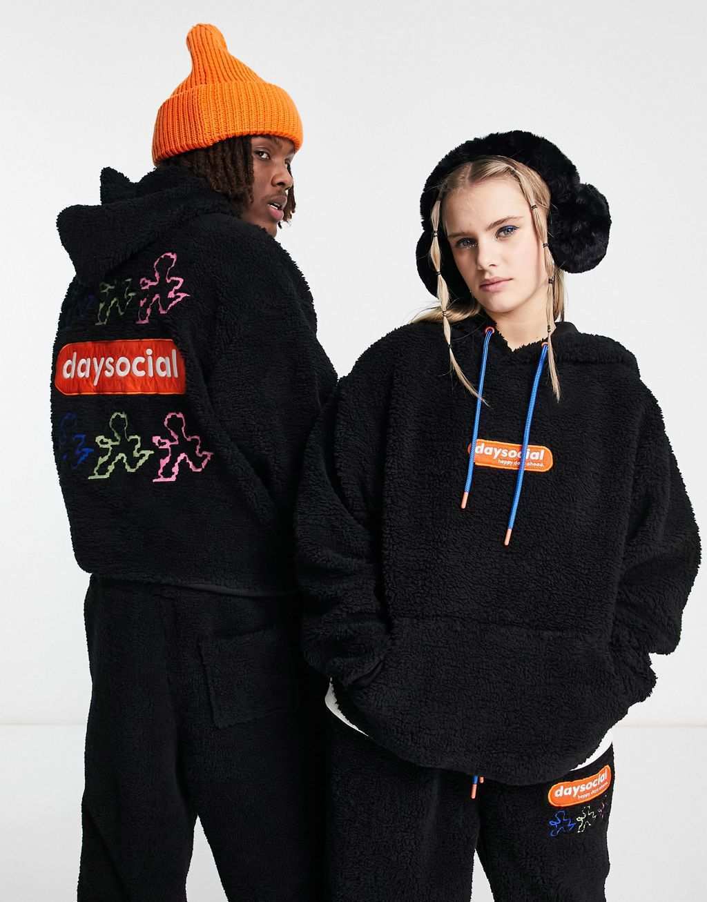 

Черная толстовка унисекс в стиле унисекс с вышивкой на спине ASOS Daysocial