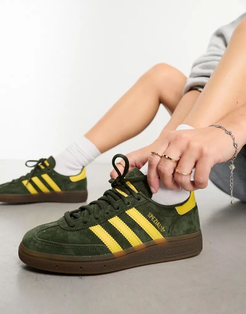 

Желтые кроссовки карго с резиновой подошвой adidas Originals Handball Spezial