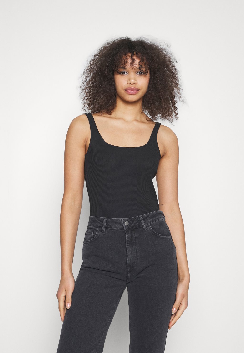 

Топ Vero Moda, черный