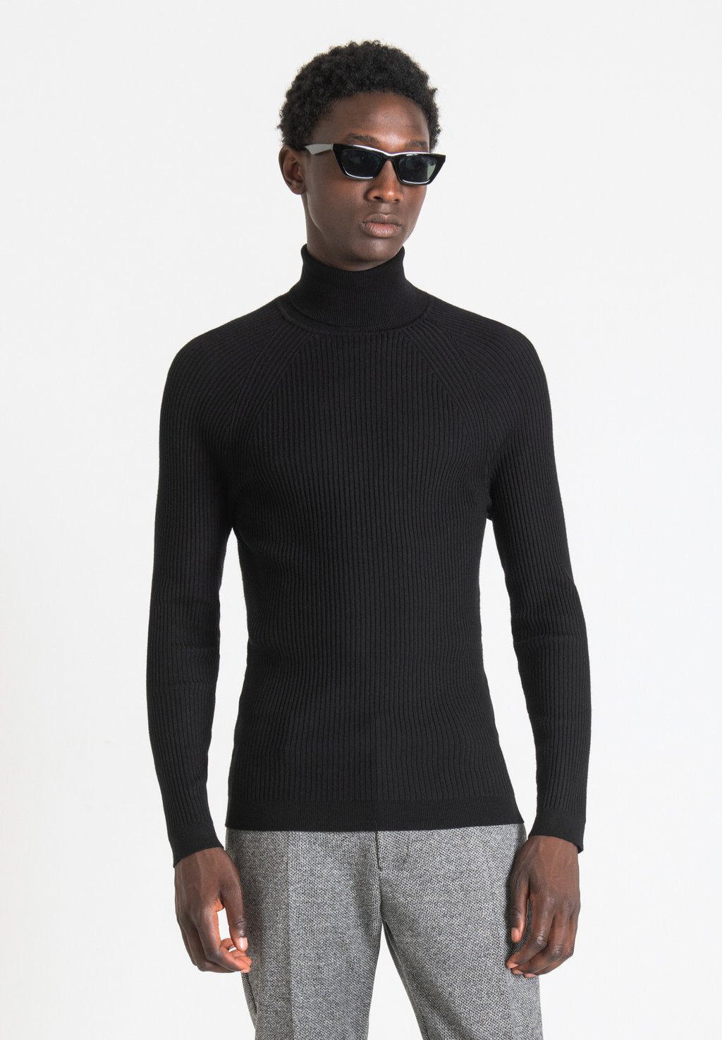 

Свитер Slim Fit Antony Morato, черный
