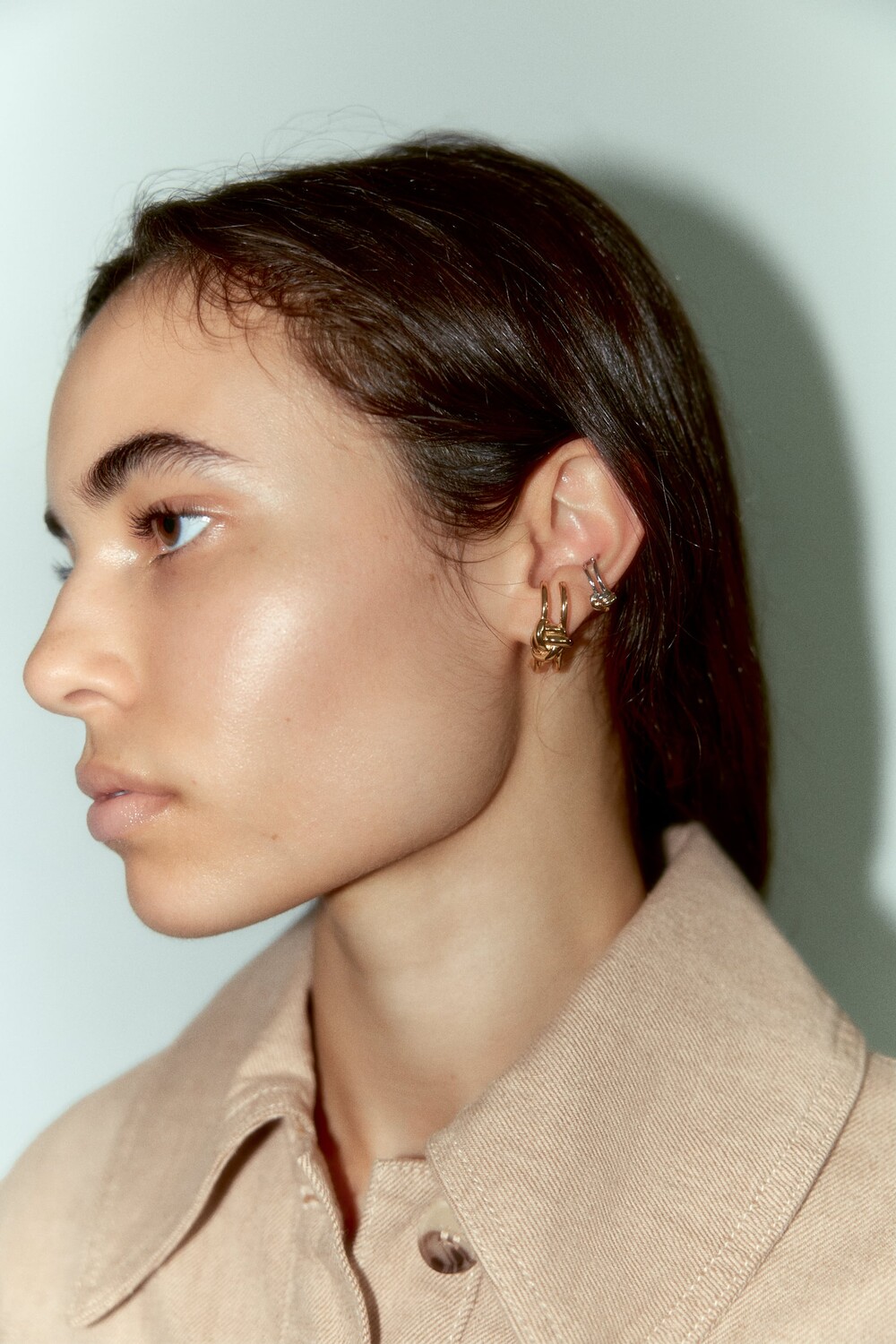 

Упаковка украшений и серьг в узлах Zara, золотой