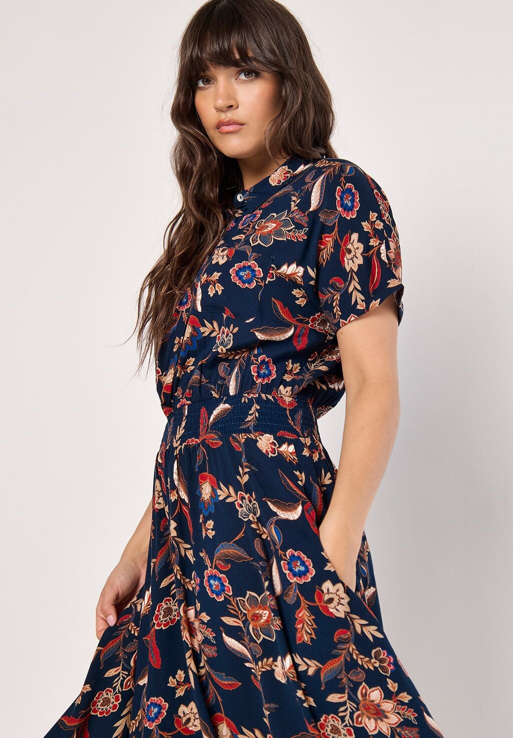 

Платье-рубашка SARASA FLORAL Apricot, темно-синий