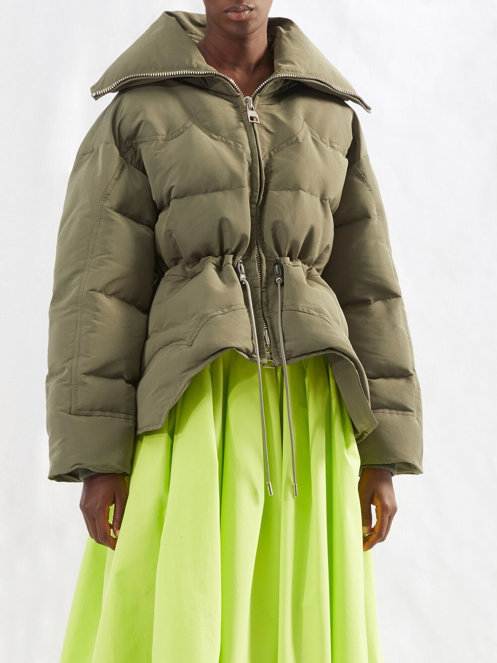 

Стеганое пальто с кулиской и баской Alexander McQueen, зеленый