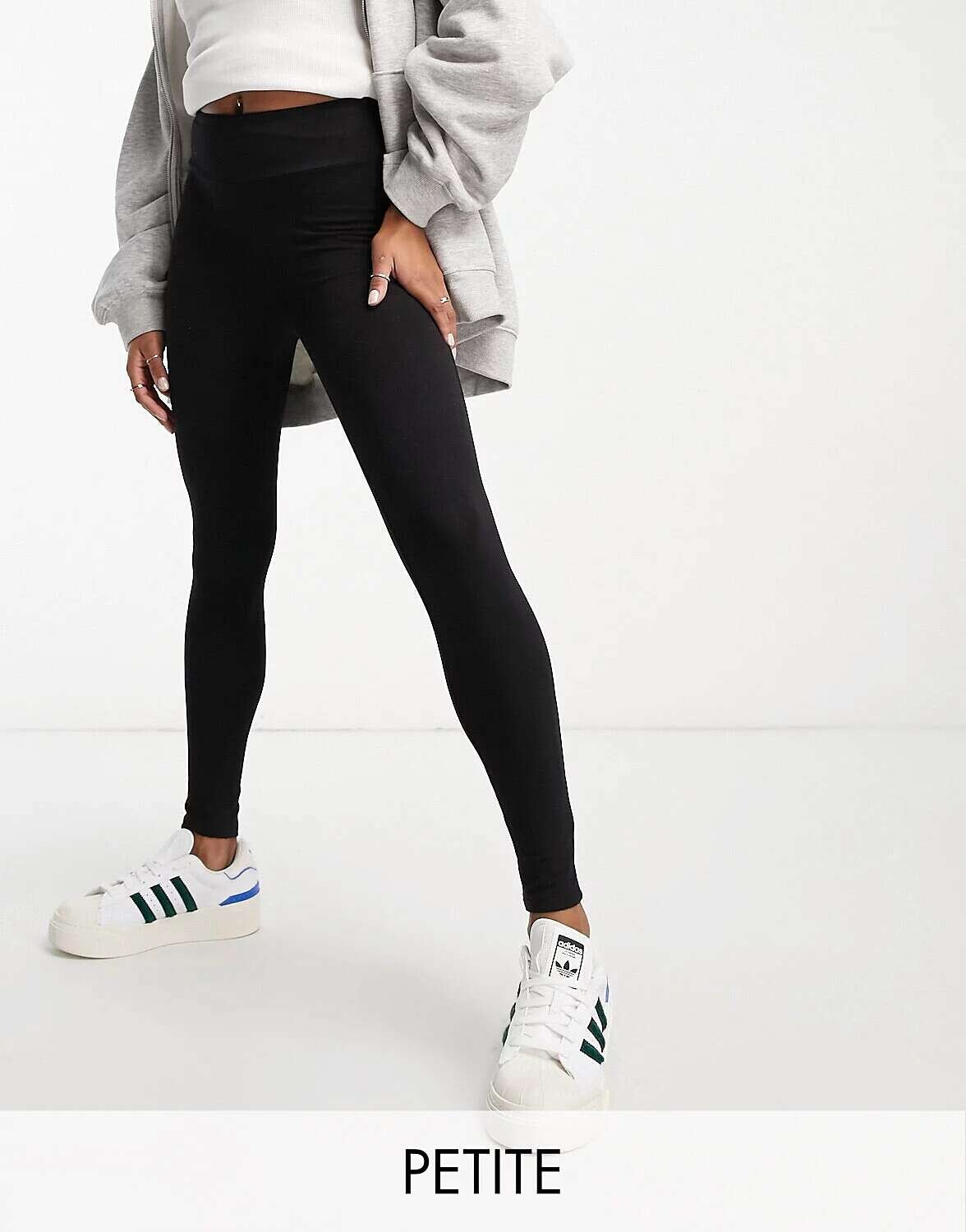 

Черные леггинсы с завышенной талией River Island